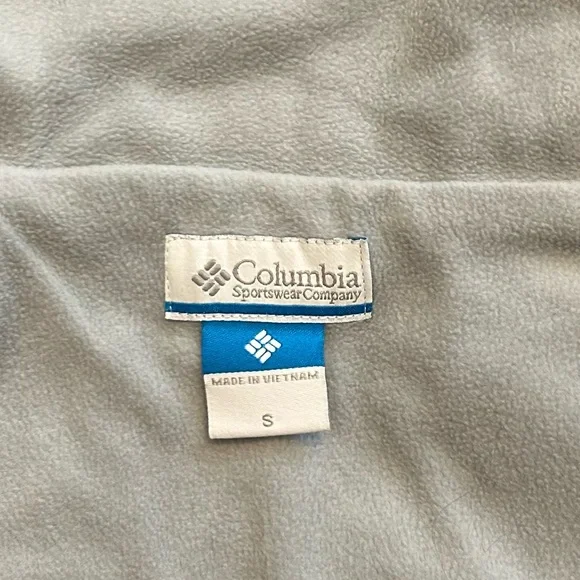 Columbia Light Grey Quilted Vest with Fleece Collar - Picture 6 of 7